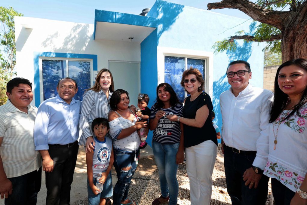 Ayuntamiento de Mérida entregó 100 acciones de vivienda