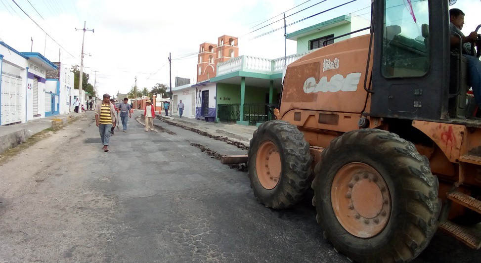 Reconstruyen calle altamente transitada de Tizimín