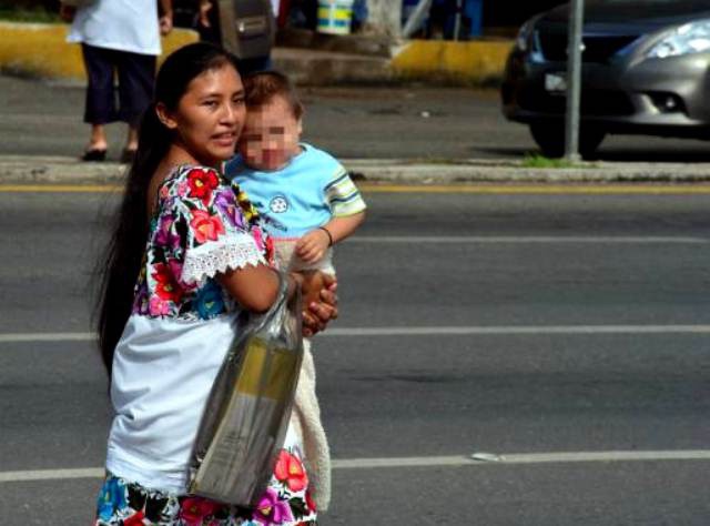 Yucatecos se preparan para el Día de la Madre