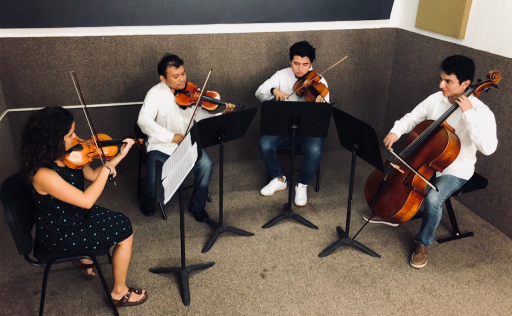 Cuarteto "México" debuta con temas tradicionales