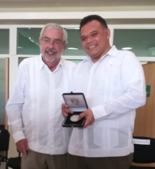 UNAM reconoce gestión de Rolando Zapata