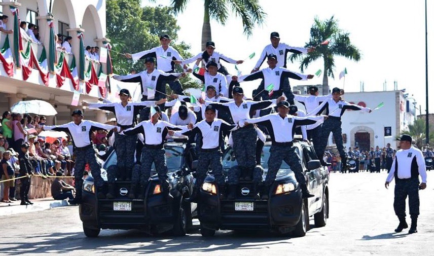 76 policías de Tizimín con nuevos uniformes