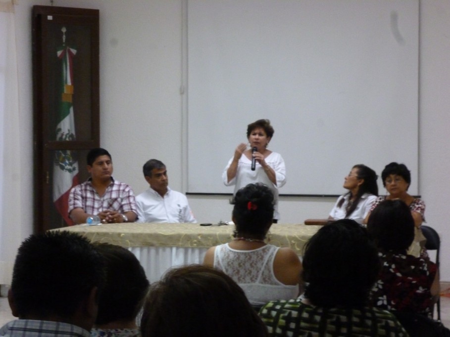 TIZIMIN: 30 mujeres del puerto del Cuyo serán empleadas en el Programa de Aprovechamiento Integral de Sargazo.