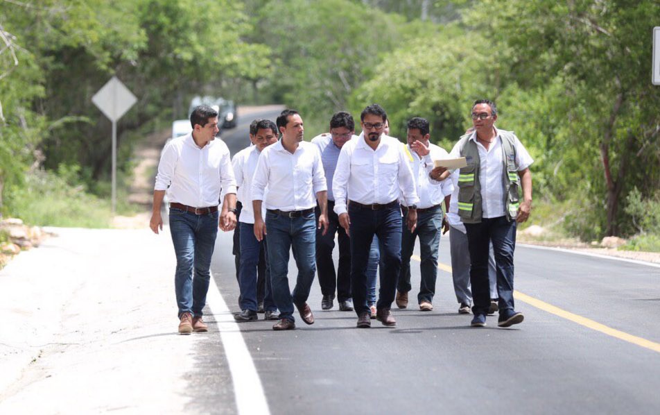 Construyen y dan mantenimiento a carreteras en Yucatán