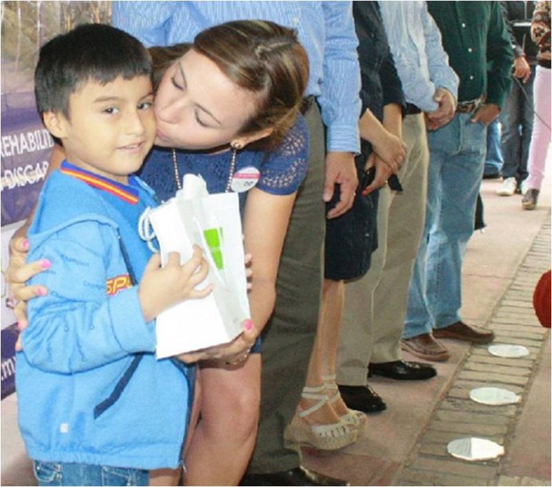 Llevan apoyos al Centro de Atención al Menor con Necesidades Especiales