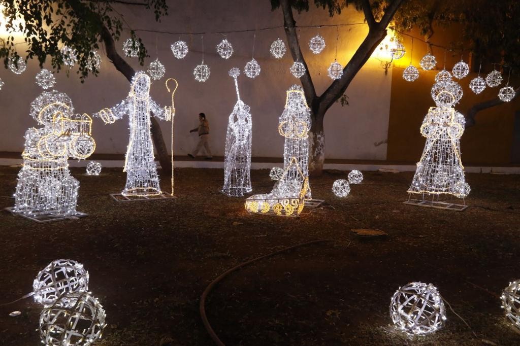 Invierten más de 2 millones de pesos en decoración navideña Invierten más de 2 millones de pesos en decoración navideña