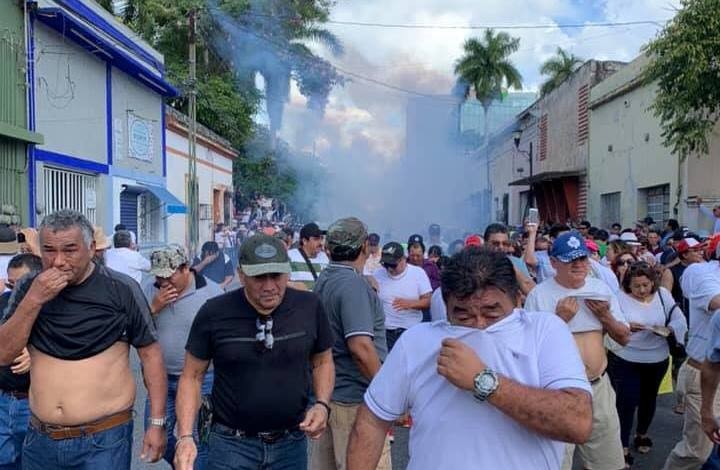 Tres detenidos y un policía suspendido tras protestas por el Informe de Vila