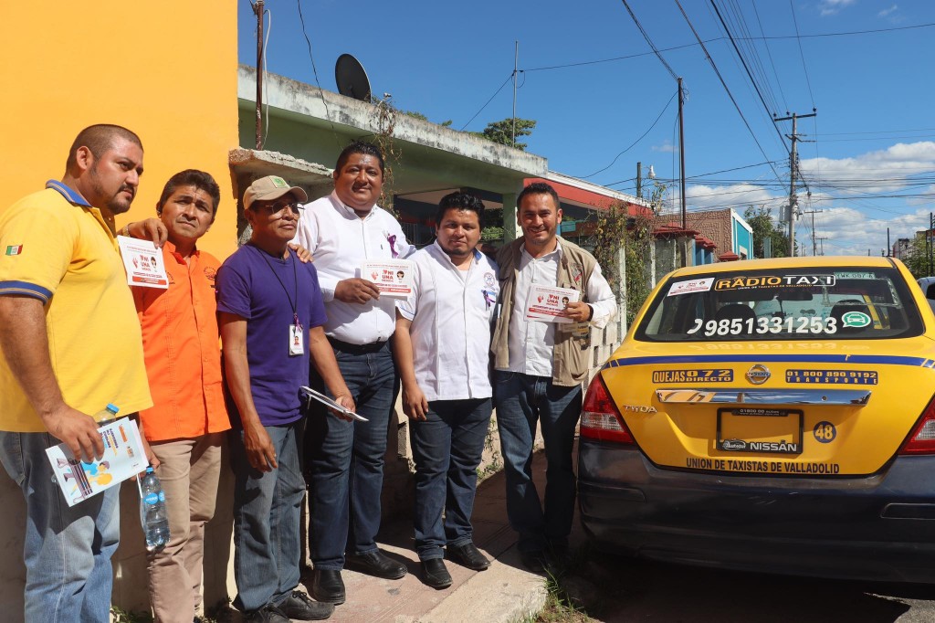 Taxistas de Valladolid a favor de iniciativa contra violencia de género