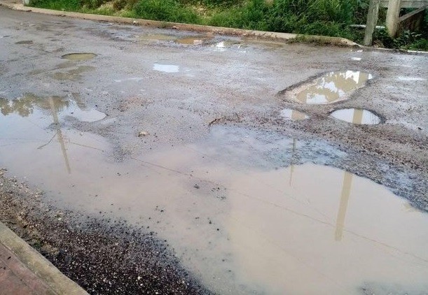 Piden a tizimileños paciencia por baches