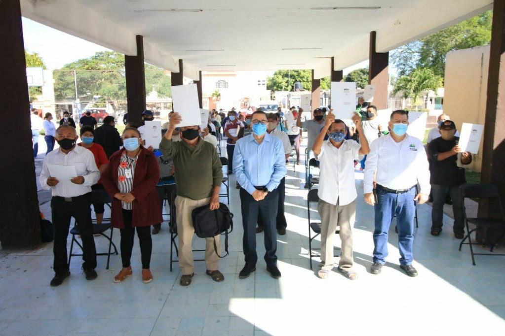 Familias de comisarías de Mérida ya cuentan con certeza jurídica sobre sus propiedades