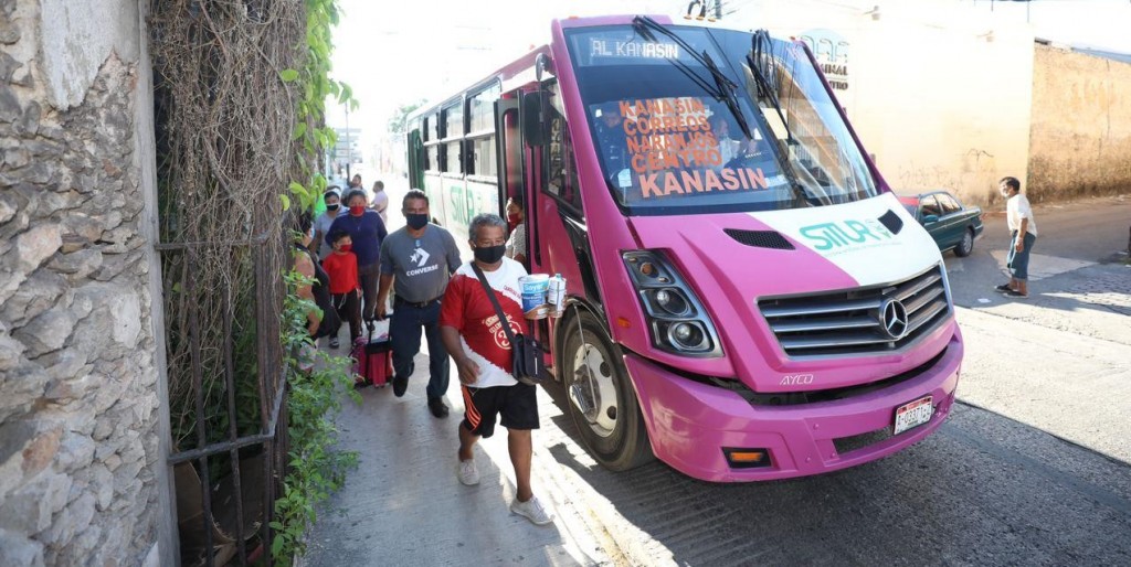 Llama IMSS a seguir con medidas de prevención de covid-19 en transporte público