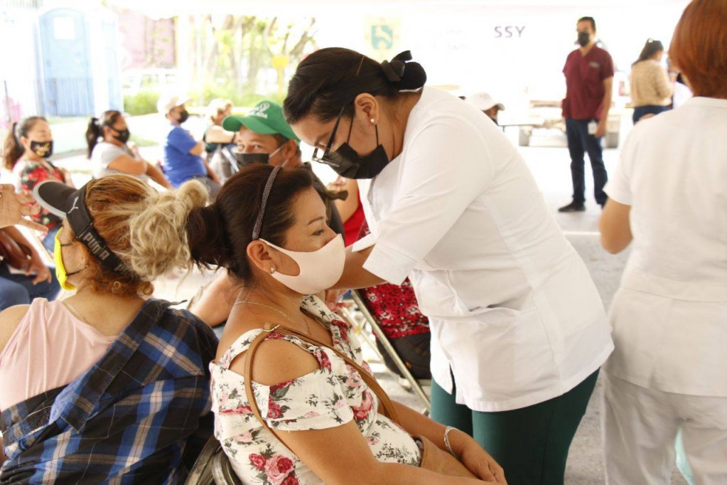 Inicia vacunación de personas de 40 a 49 años en Yucatán