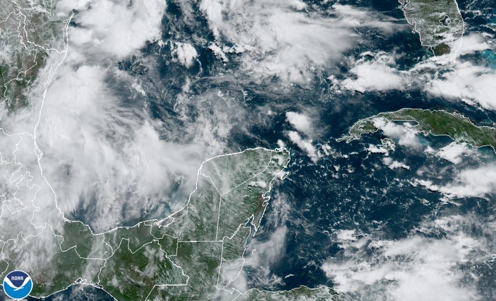 Onda Tropical #6 sigue ocasionando lluvias en Yucatán
