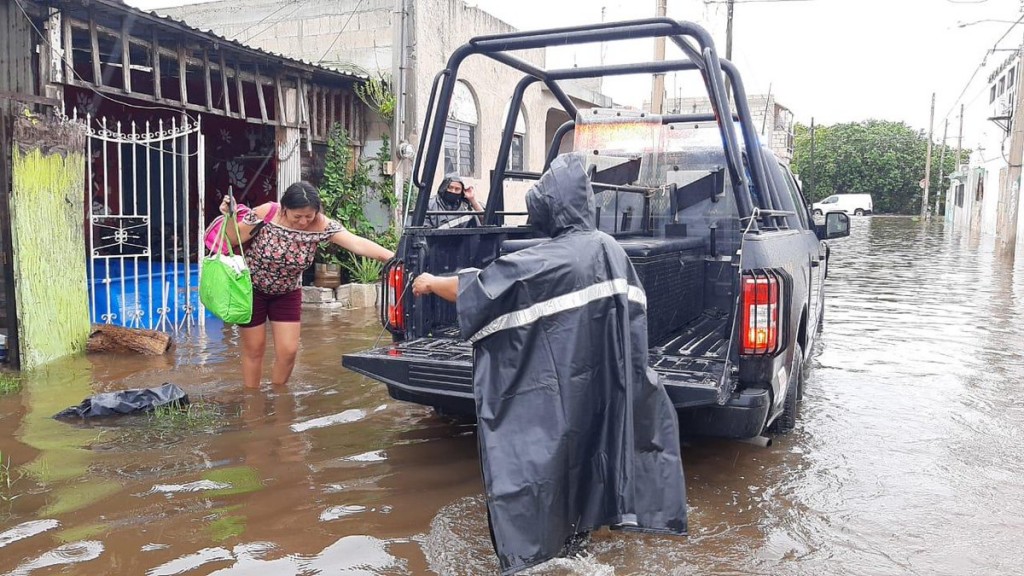 Lluvias amenazan a los habitantes de la Ciénega 2000 en Progreso