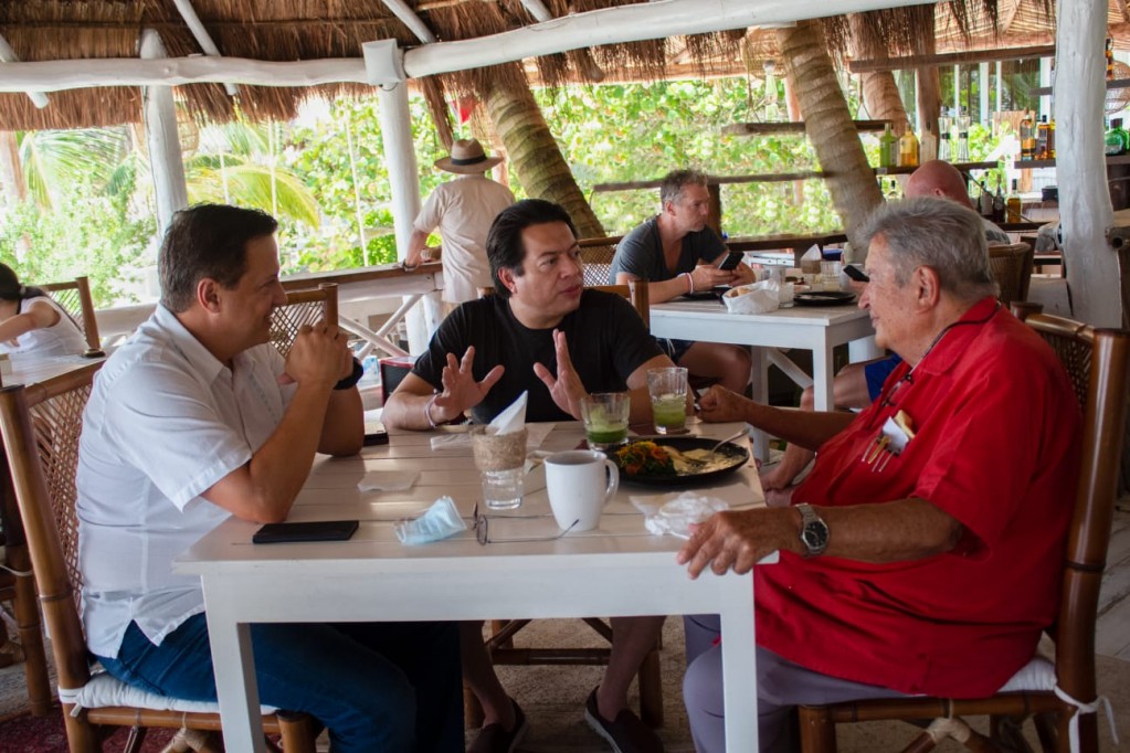 Gastón Alegre se destapa como aspirante a la gubernatura de Quintana Roo