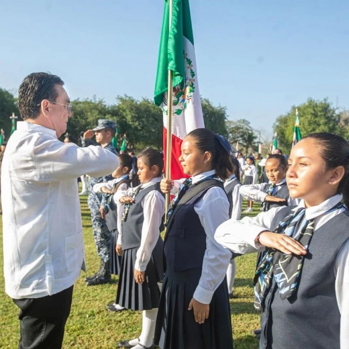 La bandera mexicana también es un símbolo del modelo de la sociedad yucateca