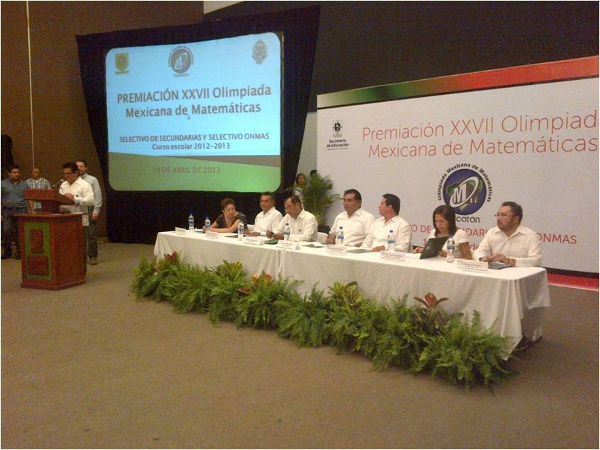 Premian a estudiantes concursantes en la olimpiada mexicana de matemáticas