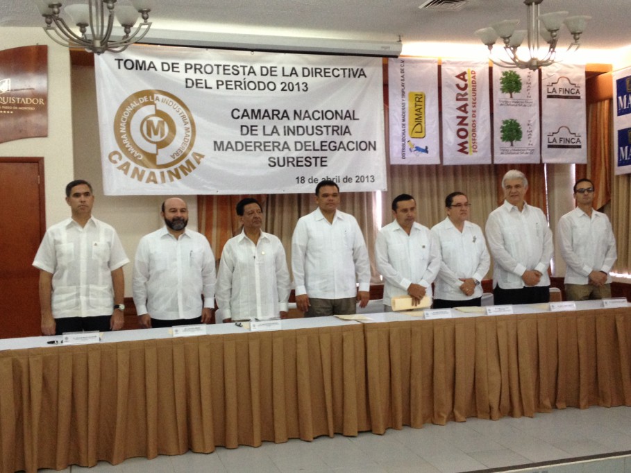 Toma  protesta  la directiva de la Cámara Nacional de la Industria Maderera, Delegación Sureste