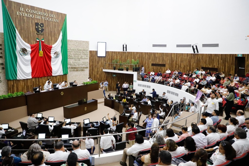 Turna LXIV legislatura a comisión, iniciativa para modificar la Ley del Isstey Turna LXIV legislatura a comisión, iniciativa para modificar la Ley del Isstey
