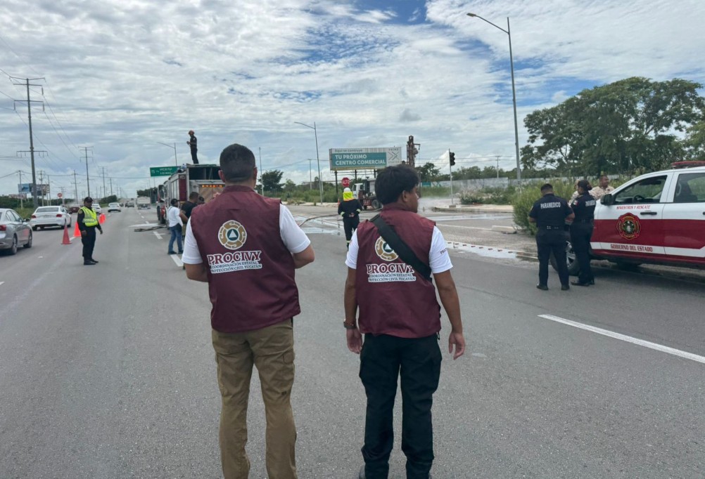 Controlan fuga de gas natural en la carretera Mérida-Progreso Controlan fuga de gas natural en la carretera Mérida-Progreso