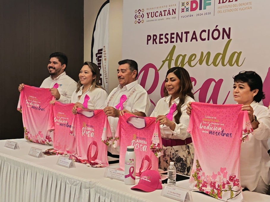 Presenta presidenta honoraria del DIF Agenda Rosa de prevención del cáncer de mama