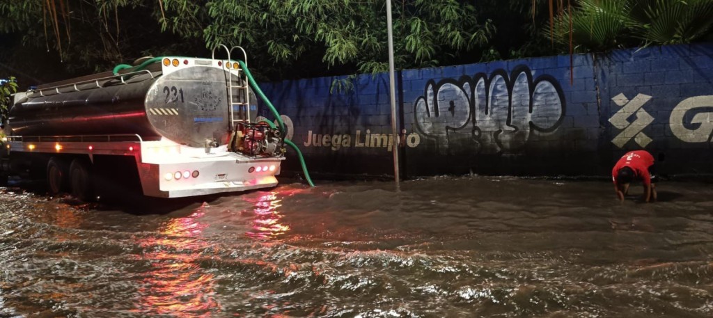 Supervisa Servicios Públicos las vialidades, tras intensa lluvia Supervisa Servicios Públicos las vialidades, tras intensa lluvia