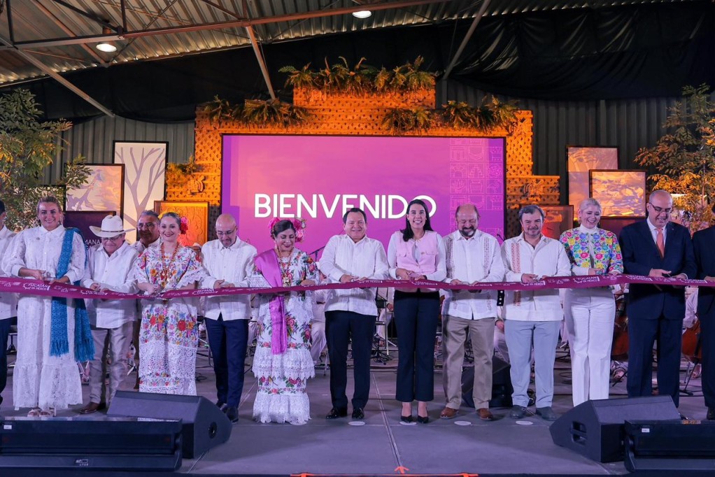 Inaugura Díaz Mena su primera semana de Yucatán en México Inaugura Díaz Mena su primera semana de Yucatán en México