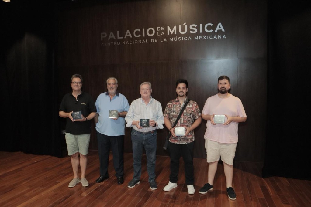 Parrandboleros rinde homenaje a Armando Manzanero en el Palacio de la Música Parrandboleros rinde homenaje a Armando Manzanero en el Palacio de la Música