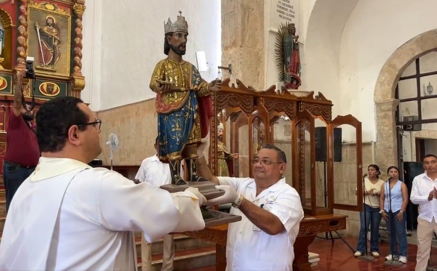 En agradecimiento por cosechas, bajan las imágenes de los Tres Reyes Magos, en Tizimín