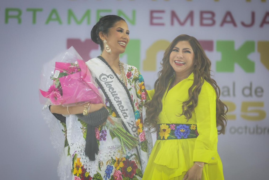 Eligen a Eny Elizabeth Paredes Villalobos como Embajadora de la Feria Internacional de Xmatkuil 2025 Eligen a Eny Elizabeth Paredes Villalobos como Embajadora de la Feria Internacional de Xmatkuil 2025