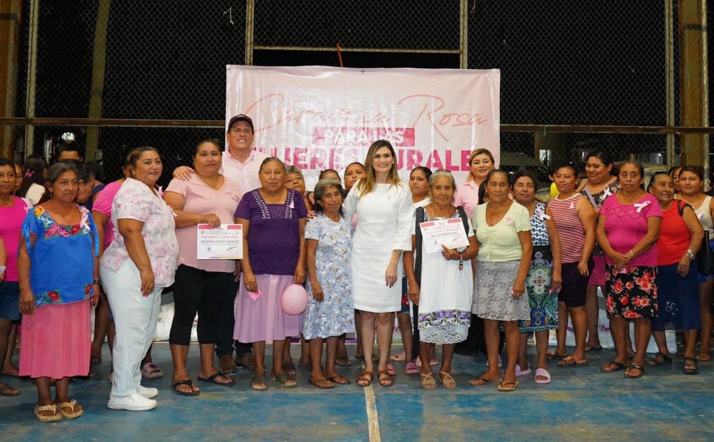 Llevan la Caravana Rosa a mujeres rurales de Tizimín Llevan la Caravana Rosa a mujeres rurales de Tizimín