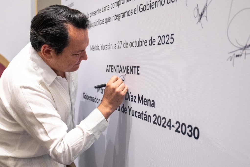 Firma Díaz Mena Compromiso para Promoción y Cumplimiento de la Cartilla de los Derechos Humanos de las Mujeres