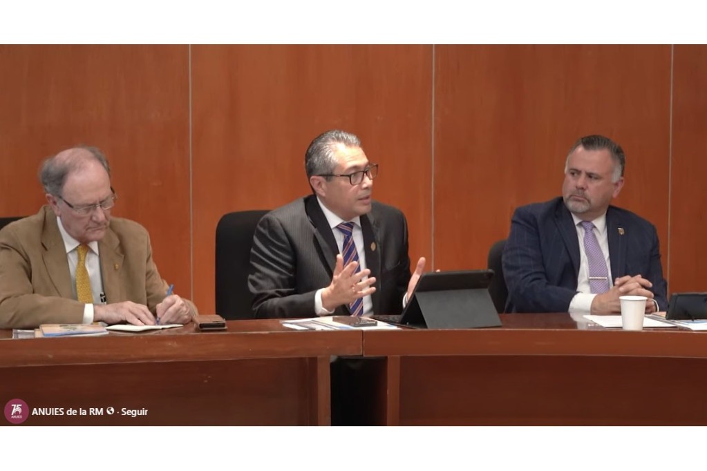 Asiste rector de la UADY a la Cámara de Diputados y hace llamado para considerar presupuesto de universidades Asiste rector de la UADY a la Cámara de Diputados y hace llamado para considerar presupuesto de universidades