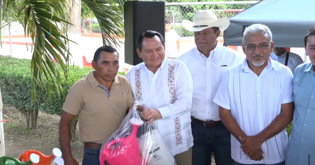 Gobernador impulsa producción de alimentos en patios familiares, con inversión de 21 MDP Gobernador impulsa producción de alimentos en patios familiares, con inversión de 21 MDP