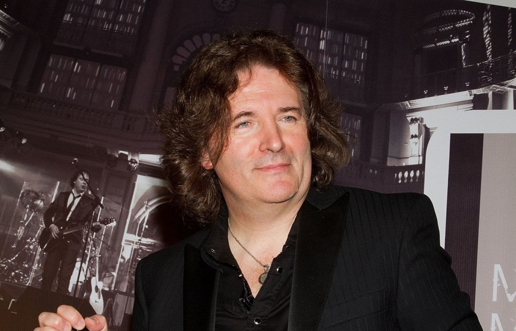 Disfruta de una noche inolvidable con Miguel Mateos