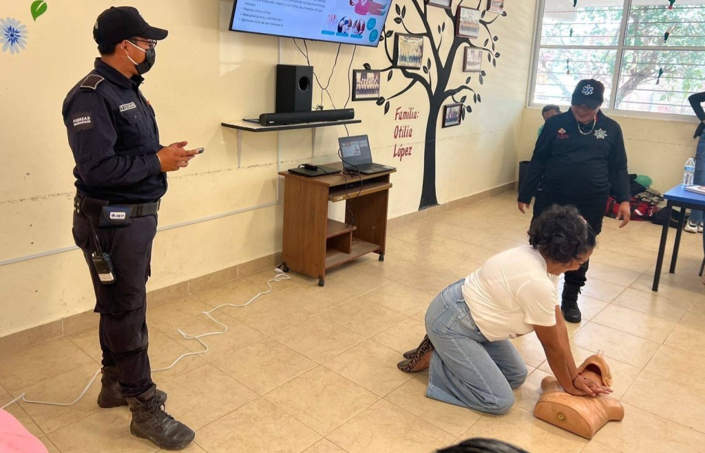 Siguen llevando pláticas de prevención y educación vial a escuelas de Tizimín