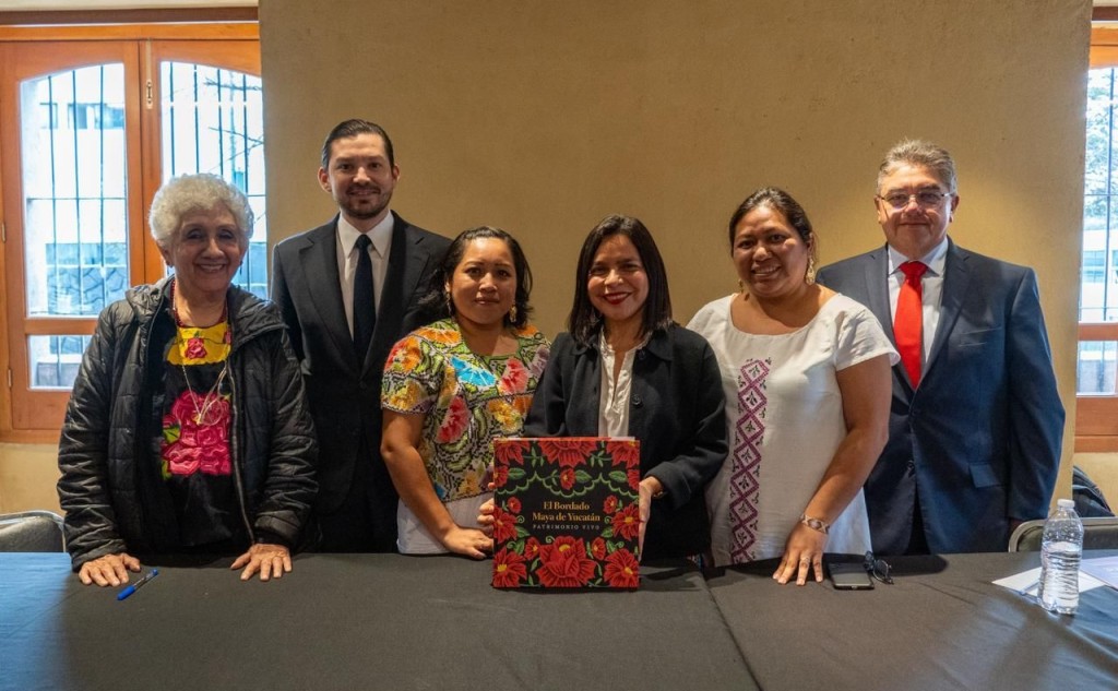 Presentan libro “El bordado maya de Yucatán: patrimonio vivo” en Original México
