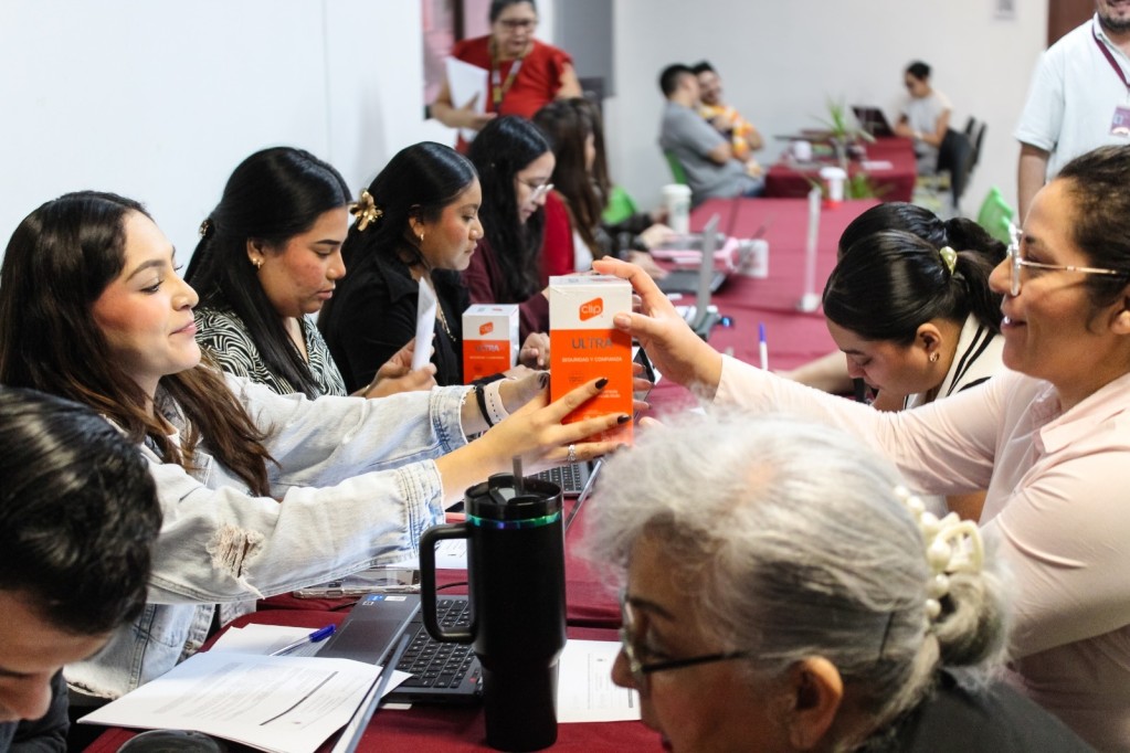 Impulsan digitalización de personas artesanas y emprendedoras