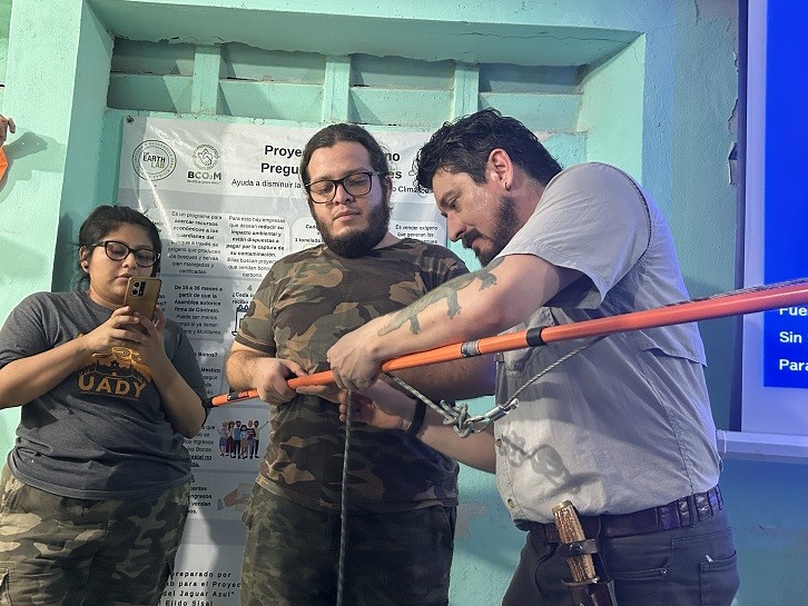 Capacitan a población de Sisal y Hunucmá en protocolos de manejo de cocodrilos