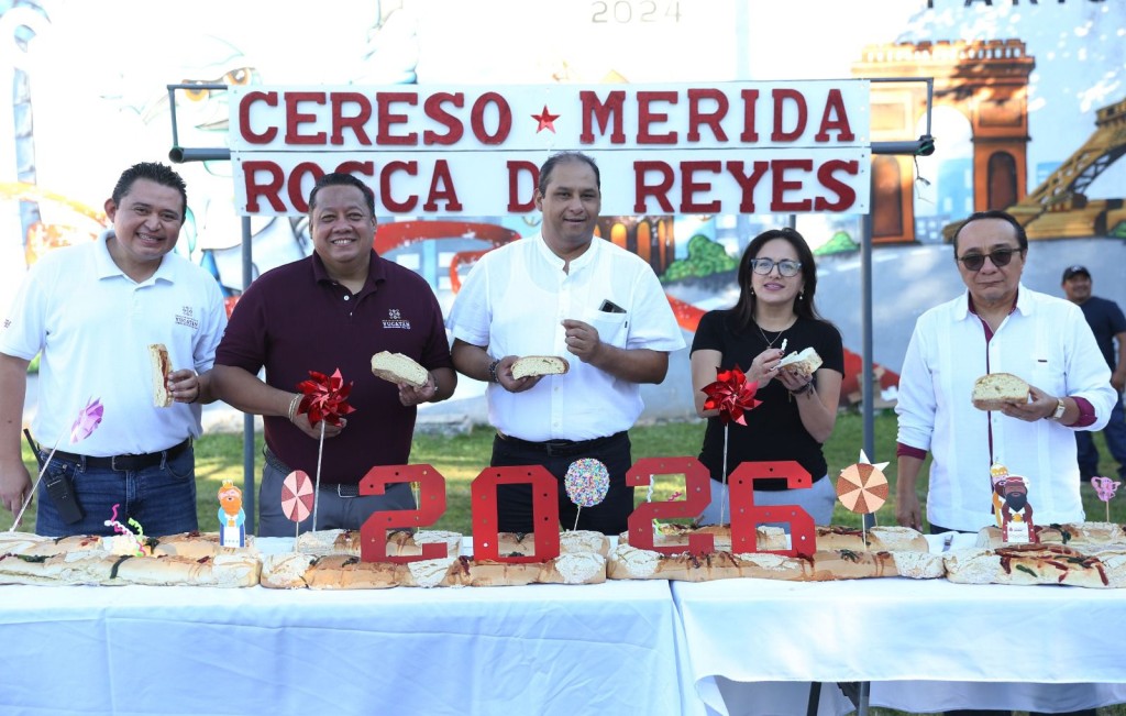 Cortan rosca de 250 metros y 2,100 muñequitos, en el Cereso Mérida