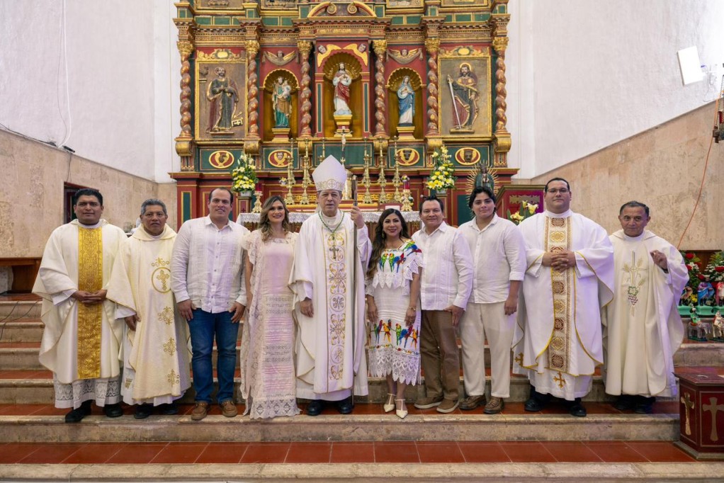 Acompaña gobernador a familias tizimileñas en la celebración de los Tres Reyes Magos