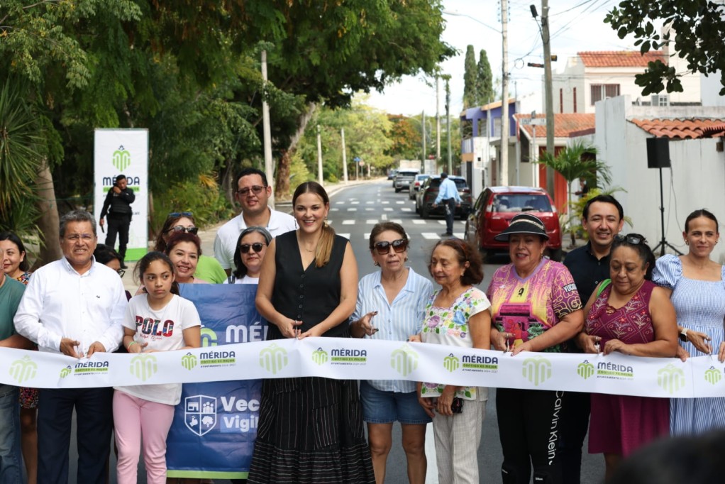 Entrega Cecilia Patrón trabajos de repavimentación del fraccionamiento Brisas