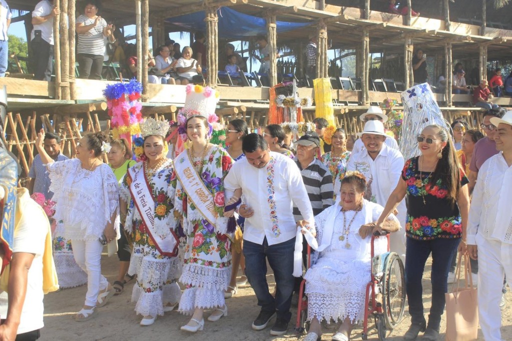 Con fervor festejan la “primera nona” de Tizimín