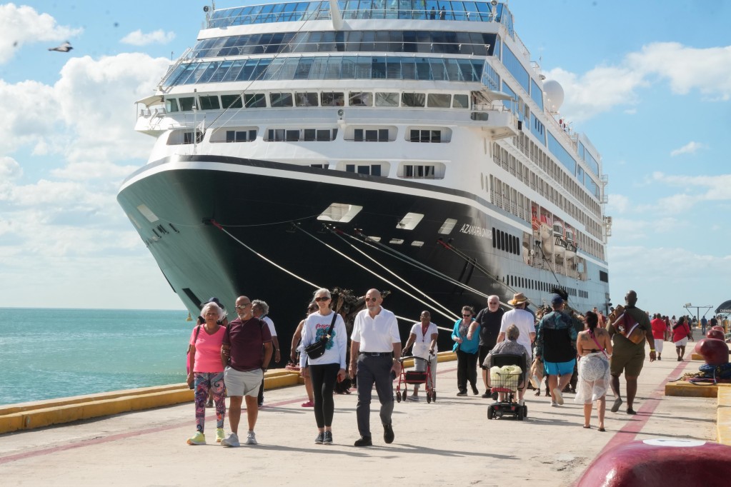 Fortalece Yucatán su posicionamiento en la industria de cruceros con el primer arribo del Azamara Onward