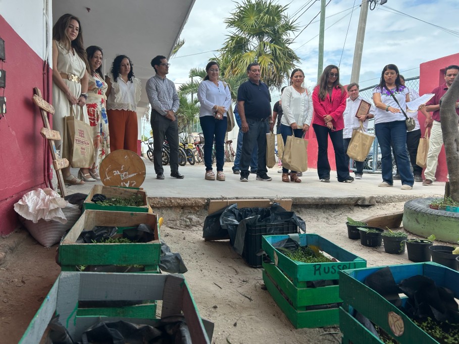 Reconocen a escuelas de Río Lagartos y Las Coloradas por su compromiso ambiental