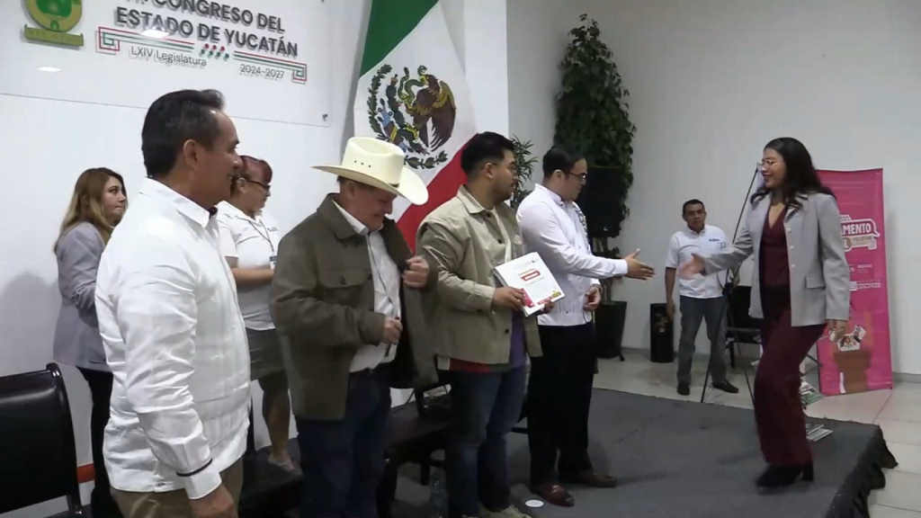 Presentan en el Congreso el nuevo número de la Revista Tsikbal