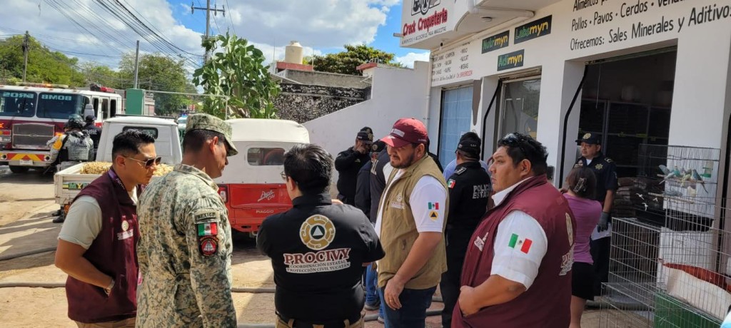 Explota bodega que almacenaba pirotecnia, en Caucel
