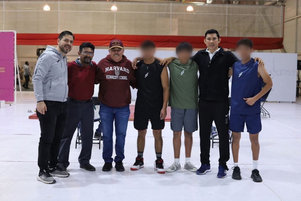 Destacan jóvenes de Casa Otoch en selectivo estatal de pesas