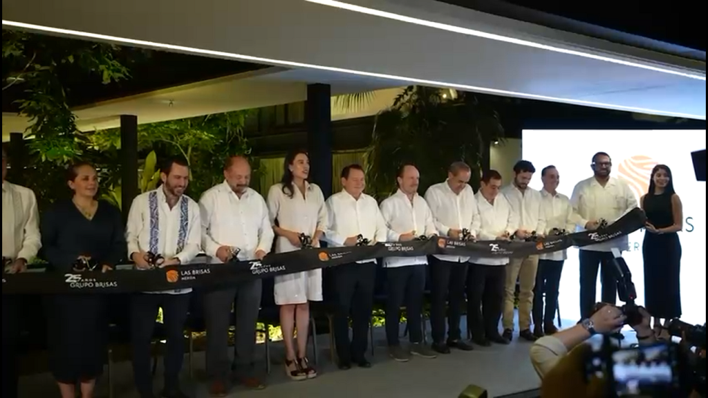 Inauguran gobernador y secretaria de Turismo federal nuevo hotel en Mérida