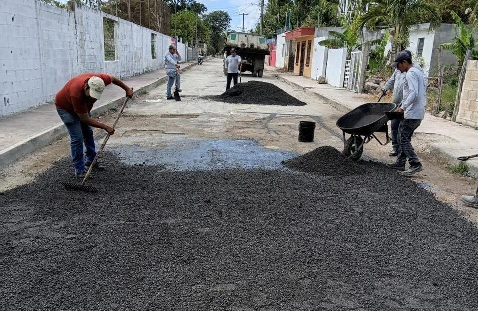 No se detiene el bacheo, en Tizimín